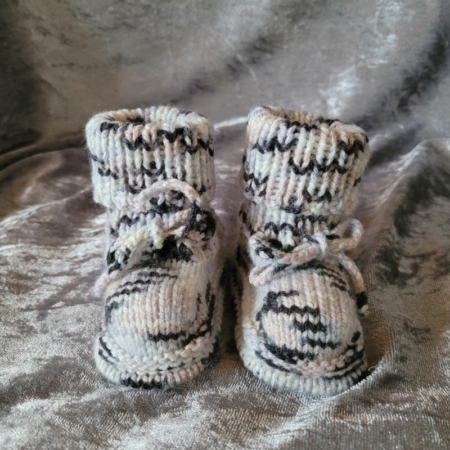 Babyschuhe Booties, handgestrickt, Handarbeitseckle