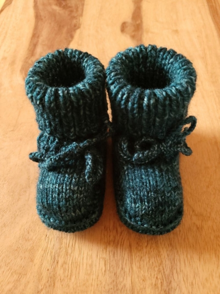 Babyschuhe Booties, handgestrickt, gestrickte Babyschuhe, Handarbeitseckle