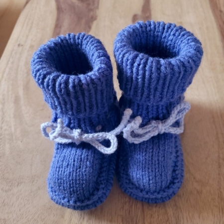 Babyschuhe Booties, handgestrickt, gestrickte Babyschuhe, Handarbeitseckle