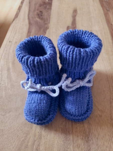 Babyschuhe Booties, handgestrickt, gestrickte Babyschuhe, Handarbeitseckle