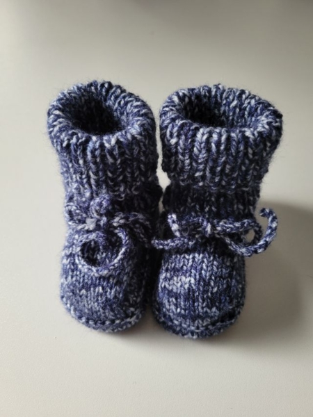 Babyschuhe Booties, handgestrickt, gestrickte Babyschuhe, Handarbeitseckle